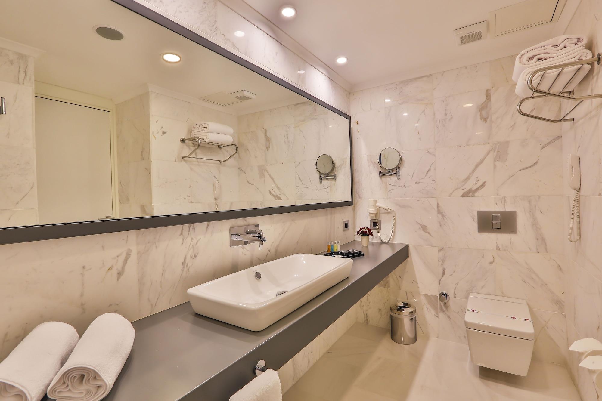 Business Life Hotel Истанбул Екстериор снимка