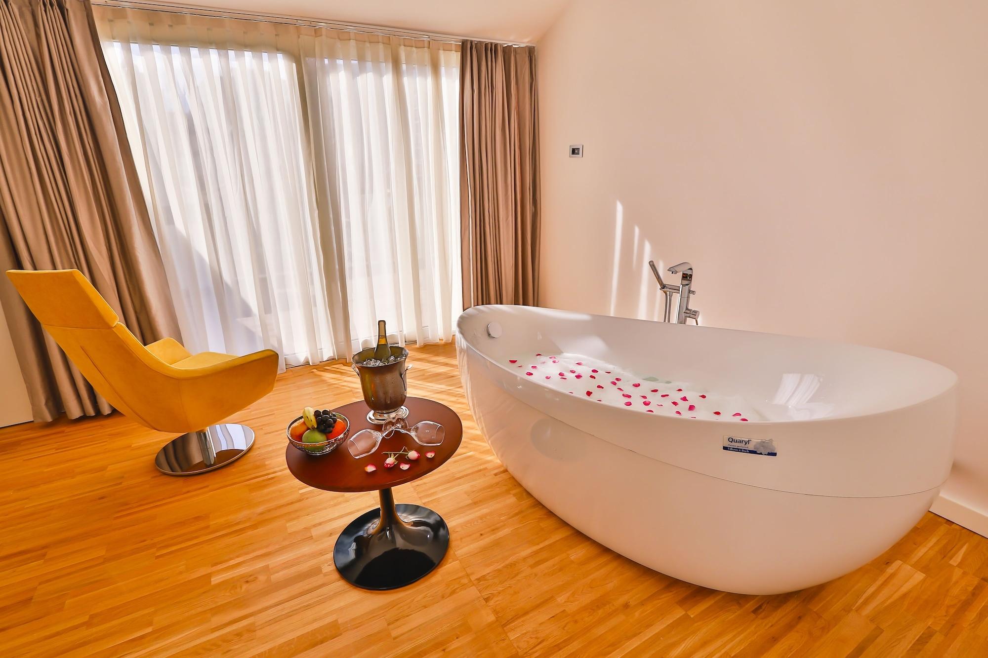 Business Life Hotel Истанбул Екстериор снимка