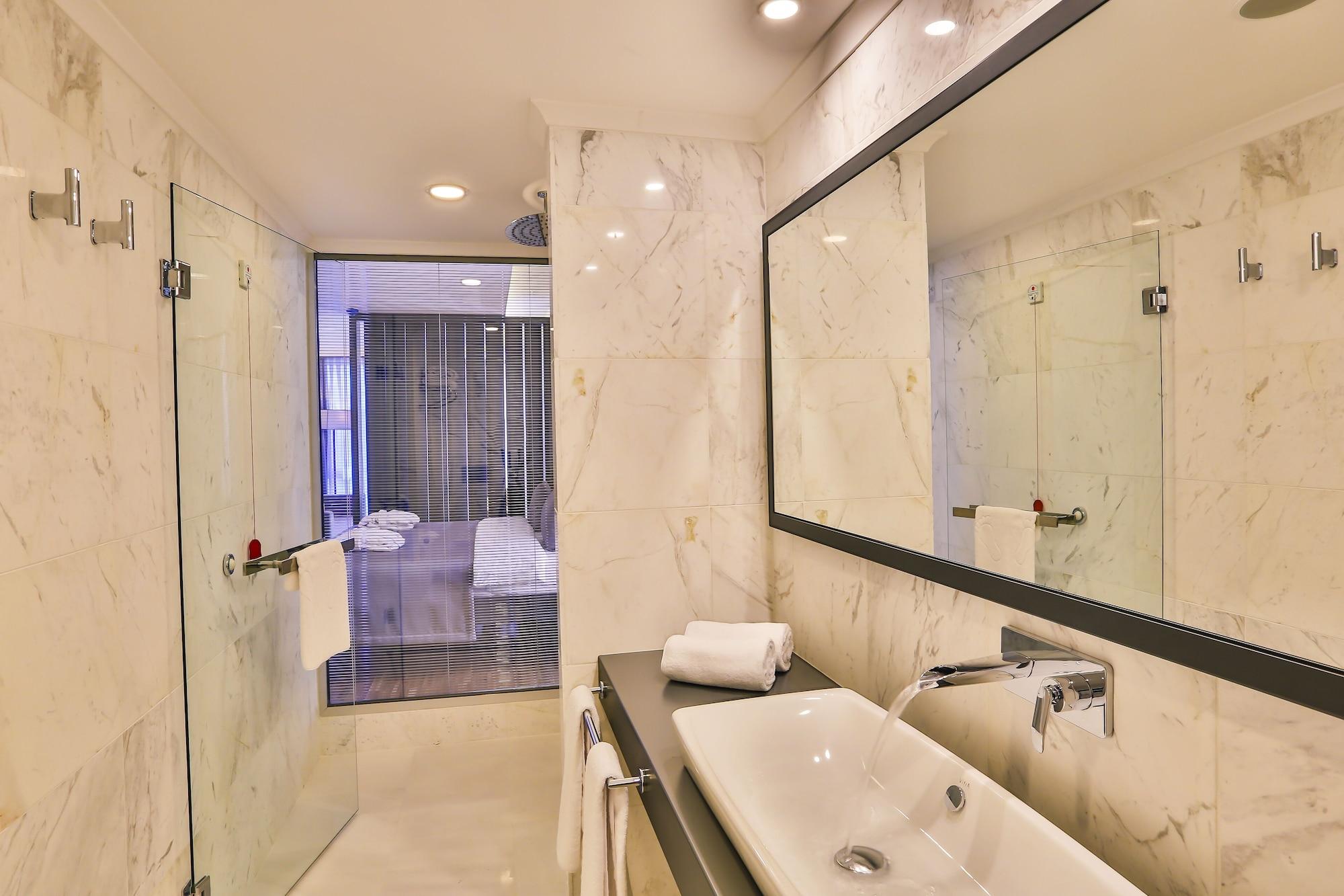 Business Life Hotel Истанбул Екстериор снимка