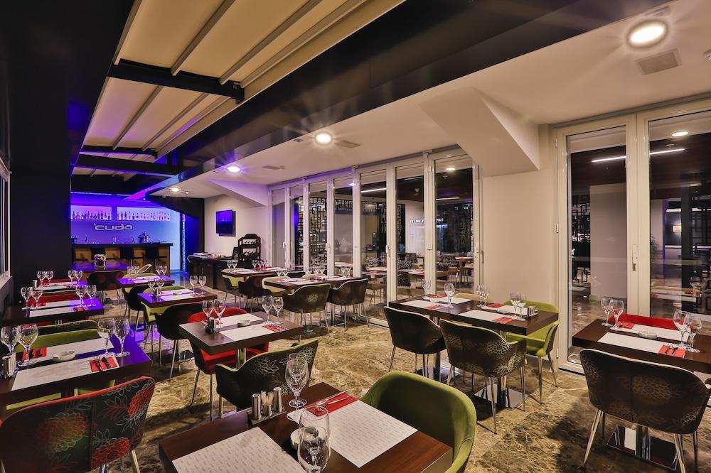 Business Life Hotel Истанбул Екстериор снимка